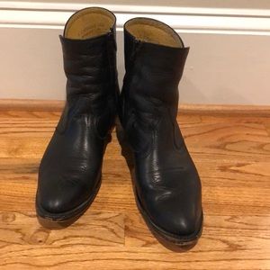 Men’s Side Zip Cowboy Boots 10 E